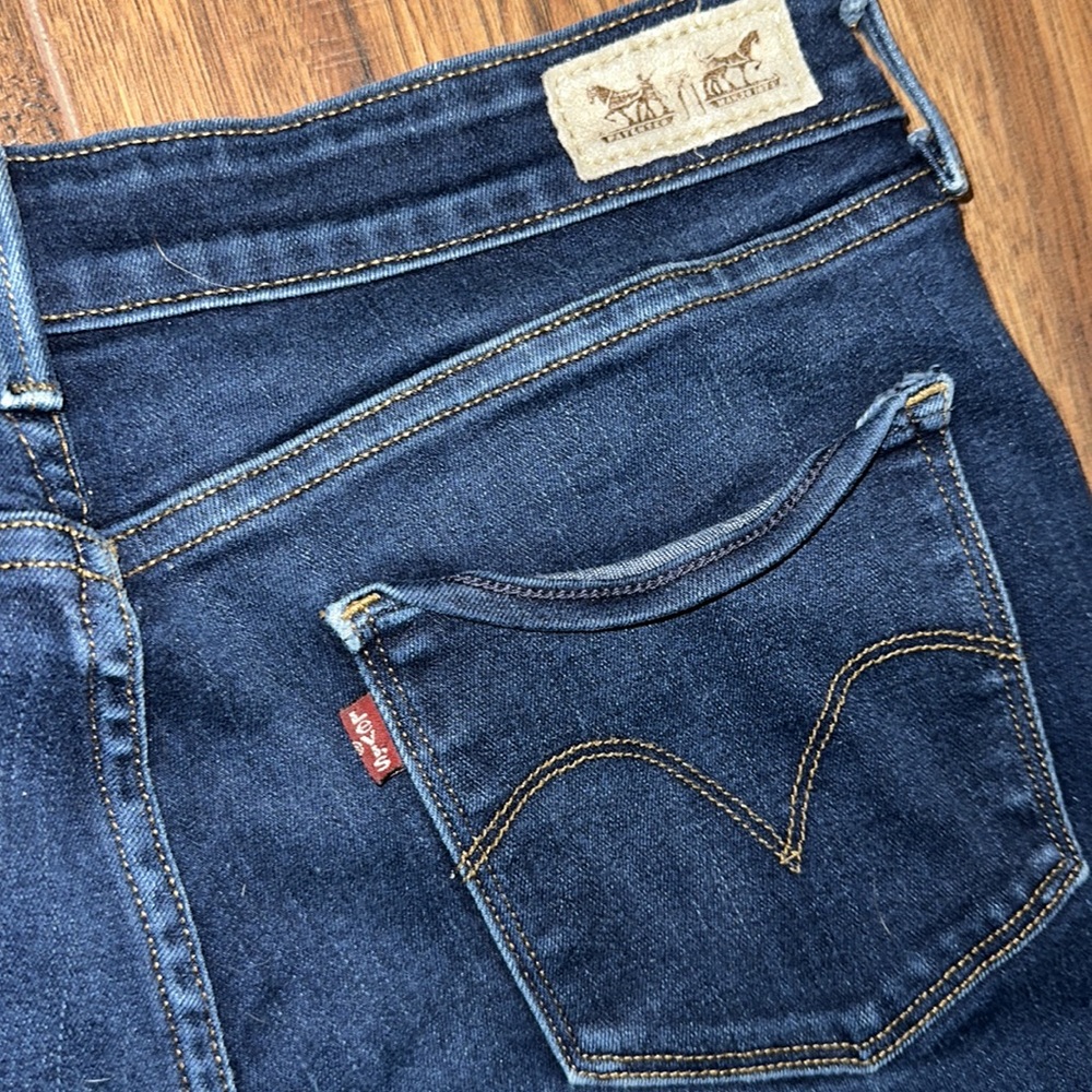 Size 12 M Levi’s Mid Rise Skinny Jeans Comfy and Stretchy - Picture 3 of 6